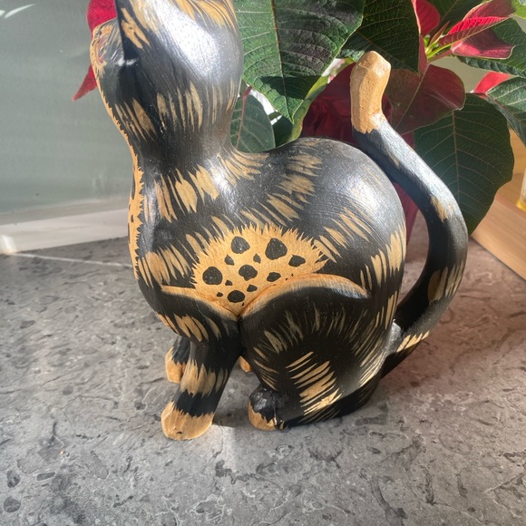 Wooden  Black and Tan Cat folk art Figurine - Picture 3 of 6